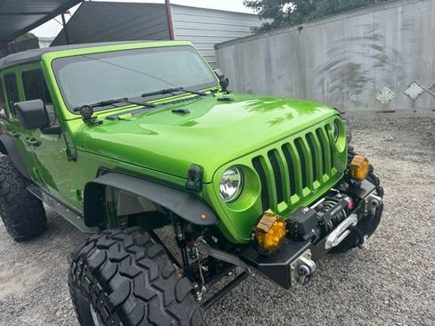 Used 2019 Jeep Wrangler Unlimited Sport image 8