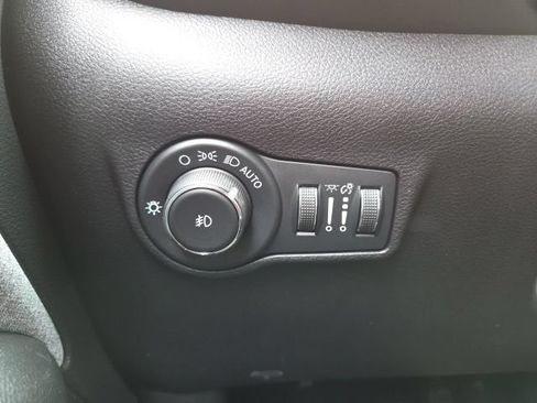Used 2022 Jeep Compass Latitude AWD/4WD image 11