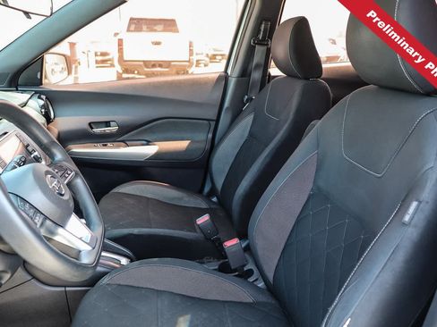 Used 2019 Nissan Kicks SV FWD image 13