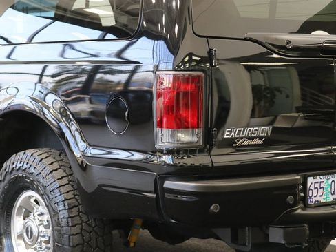 Used 2005 Ford Excursion Limited image 59