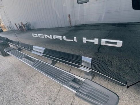 Used 2020 GMC Sierra 2500 Denali w/ Denali Ultimate Package image 15