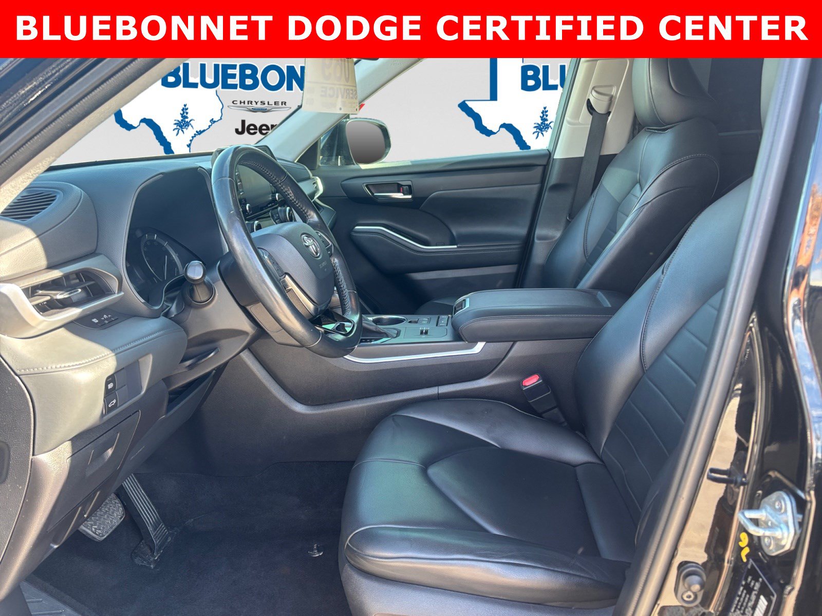 Used 2021 Toyota Highlander XLE FWD image 11