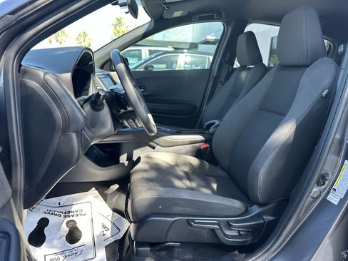 Used 2021 Honda HR-V Sport image 3