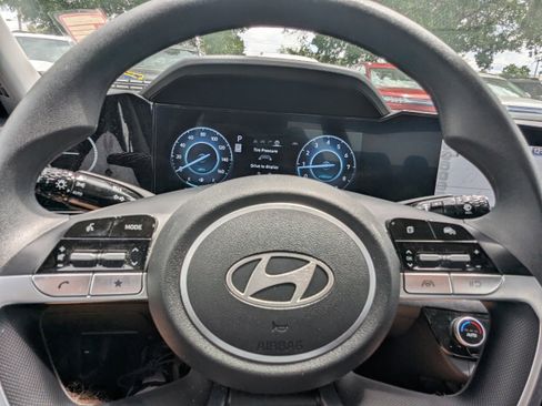 Certified 2024 Hyundai Elantra SEL FWD image 20