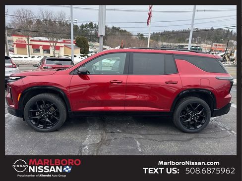 Used 2024 Chevrolet Traverse RS image 4