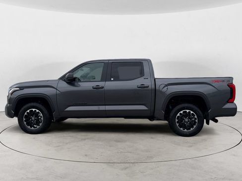 Used 2025 Toyota Tundra SR5 AWD/4WD image 8