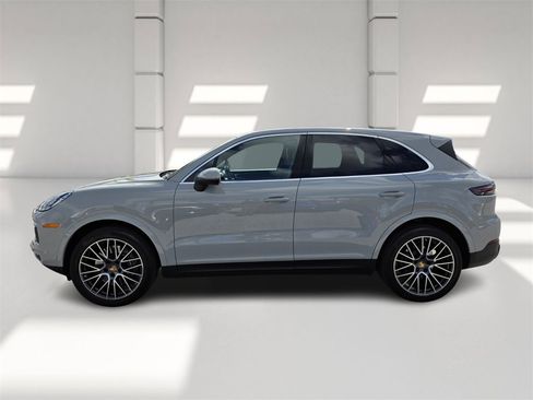 Used 2022 Porsche Cayenne image 7