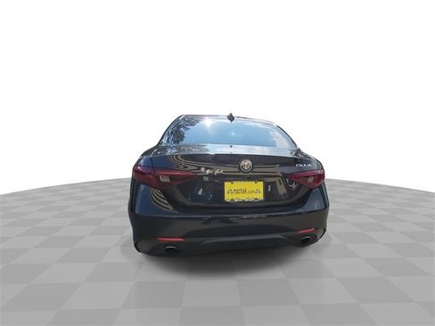 Used 2018 Alfa Romeo Giulia Ti Sport w/ Quick Order Package 22U Sport image 7