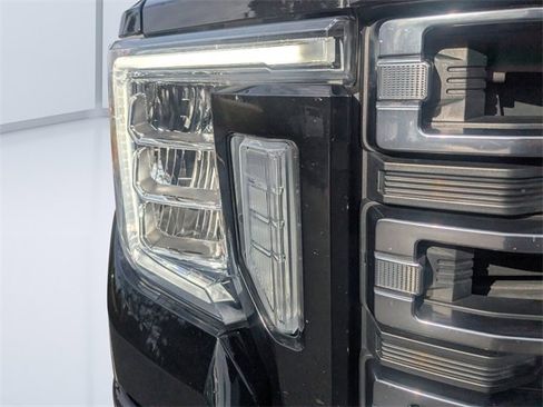 Used 2021 GMC Sierra 2500 AT4 w/ AT4 Premium Plus Package image 9