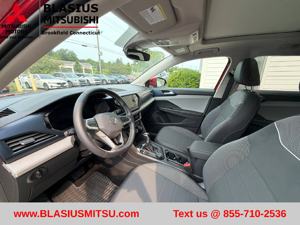 Used 2024 Volkswagen Taos SE w/ Panoramic Sunroof Package AWD/4WD image 18