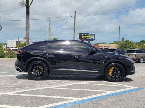 Used 2020 Lamborghini Urus image 6