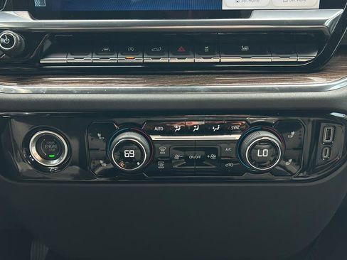 Used 2023 Chevrolet Silverado 1500 LT image 24