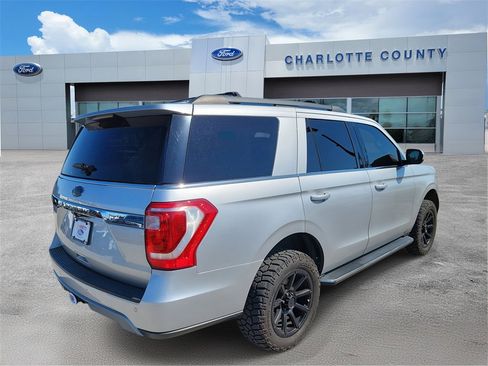 Used 2019 Ford Expedition XLT w/ Equipment Group 202A image 4