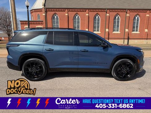 Used 2025 Chevrolet Traverse RS FWD image 27