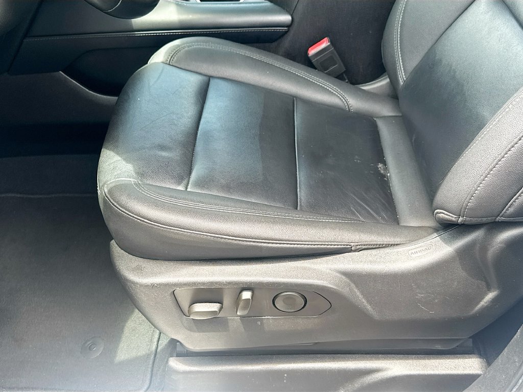 Used 2023 Chevrolet Tahoe LT w/ Luxury Package RWD image 21