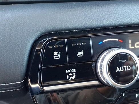 Used 2023 Honda Pilot Elite image 12