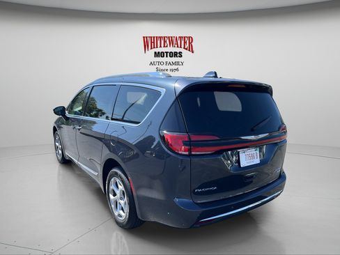 Used 2021 Chrysler Pacifica Limited w/ Uconnect Theater Family Group AWD/4WD image 7