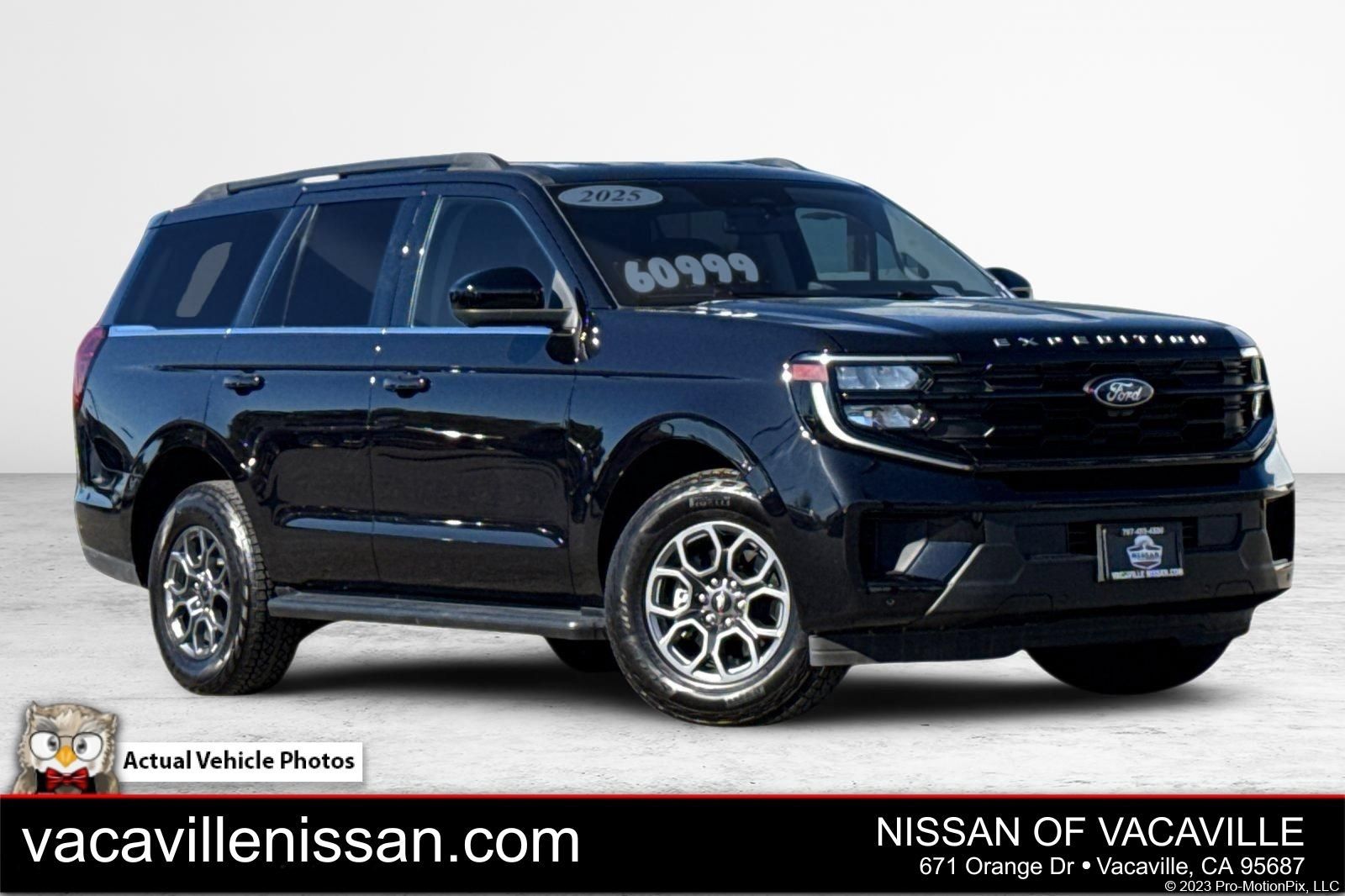 Used 2025 Ford Expedition Active AWD/4WD image 1