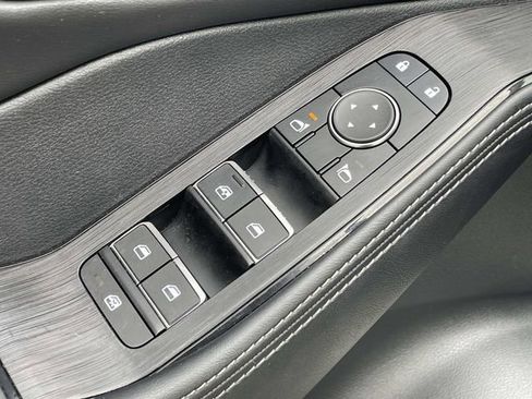 Certified 2023 Nissan Rogue SL image 18