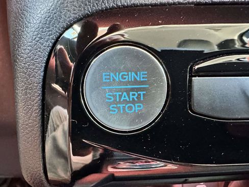 Used 2025 Ford Escape SE FWD image 23