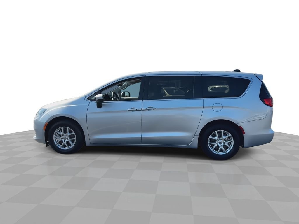 Used 2023 Chrysler Voyager LX FWD image 37