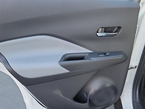 Used 2024 Nissan Kicks SR w/ SR Premium Package image 24