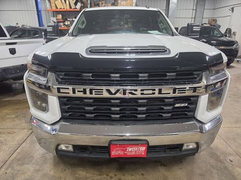 Used 2022 Chevrolet Silverado 2500 LT w/ Convenience Package AWD/4WD image 3