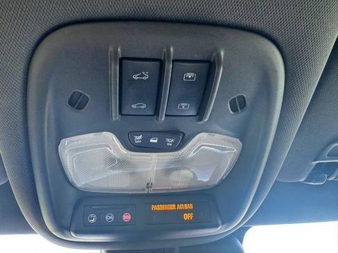 Used 2021 Chevrolet TrailBlazer RS w/ Sun and Liftgate Package image 17