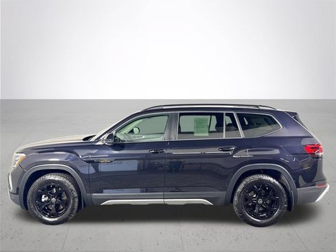 Certified 2025 Volkswagen Atlas Peak Edition SE AWD/4WD image 10