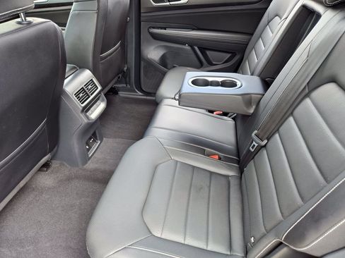 Used 2024 Volkswagen Atlas Cross Sport SEL AWD/4WD image 40