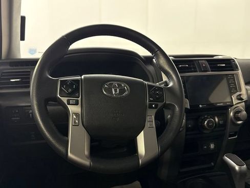 Used 2020 Toyota 4Runner SR5 Premium w/ Moonroof Package RWD image 26
