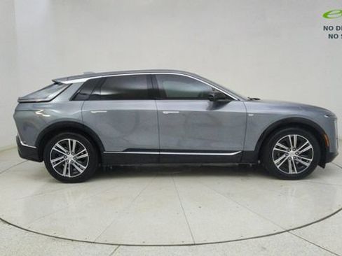 Used 2023 Cadillac Lyriq 2WD image 64