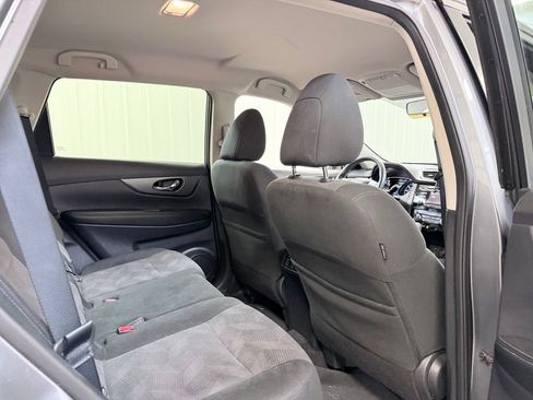 Used 2016 Nissan Rogue SV FWD image 28