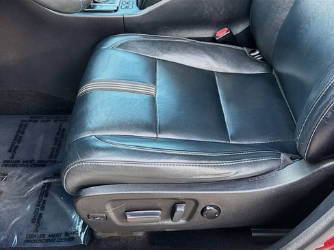 Used 2018 Toyota Highlander SE image 19