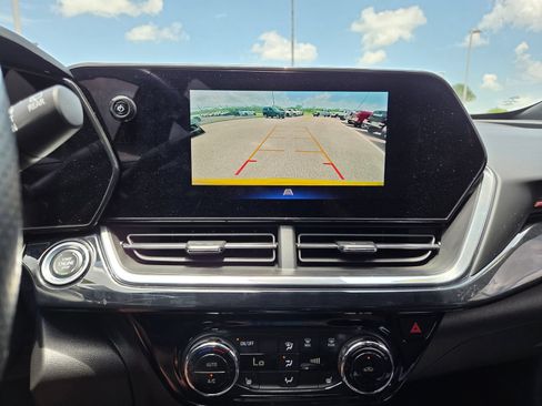 Used 2024 Chevrolet Trax RS w/ Sunroof Package FWD image 10