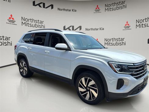 Used 2025 Volkswagen Atlas SE AWD/4WD image 6