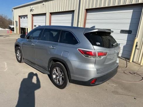 Used 2014 Toyota Highlander XLE image 17