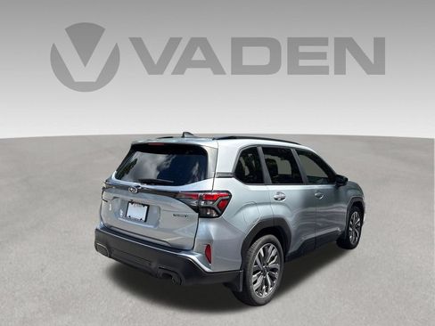 Used 2025 Subaru Forester Touring w/ Popular Package - Touring AWD/4WD image 35