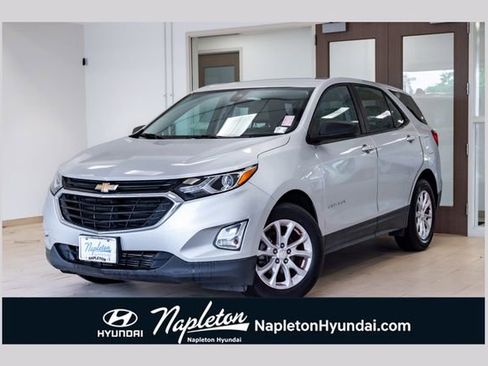 Used 2020 Chevrolet Equinox LS FWD image 1
