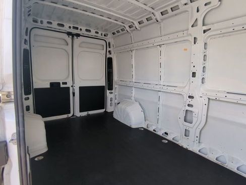 Used 2025 RAM ProMaster 2500 w/ Convenience Group FWD image 15
