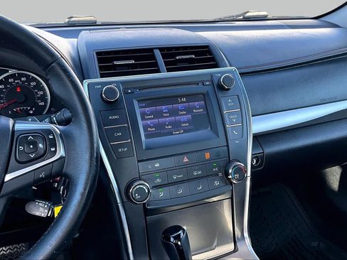 Used 2017 Toyota Camry SE FWD image 7