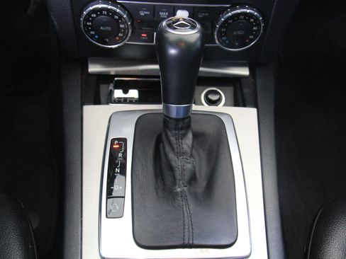 Used 2013 Mercedes-Benz C 250 Sedan image 16