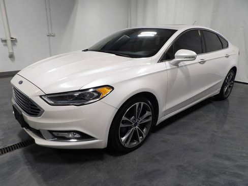 Used 2018 Ford Fusion Titanium image 4