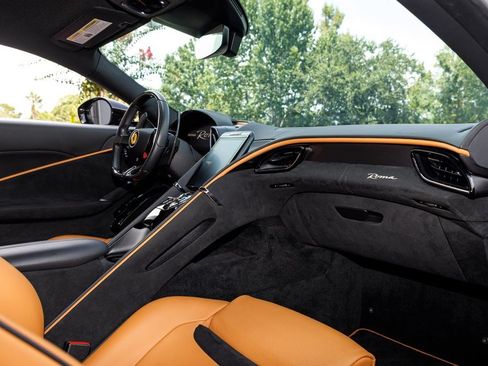 Used 2022 Ferrari Roma RWD image 16