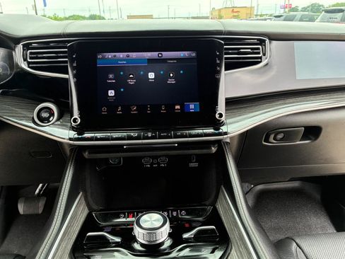Used 2022 Jeep Wagoneer Series III w/ Flexible Seating Group AWD/4WD image 18