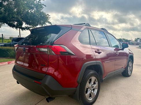 Used 2025 Toyota RAV4 XLE w/ Convenience Package FWD image 5