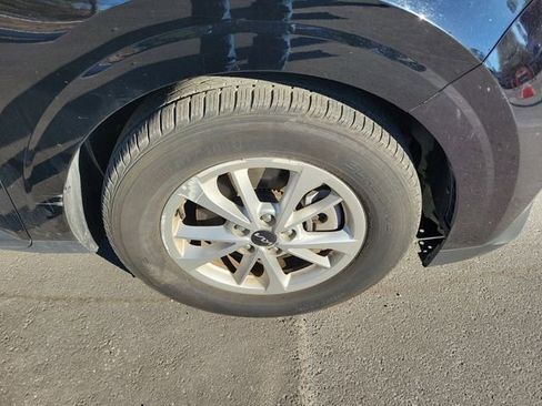 Used 2024 Kia Carnival LX image 6