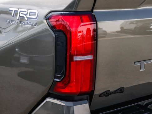 Used 2025 Toyota Tacoma TRD Off-Road AWD/4WD image 11