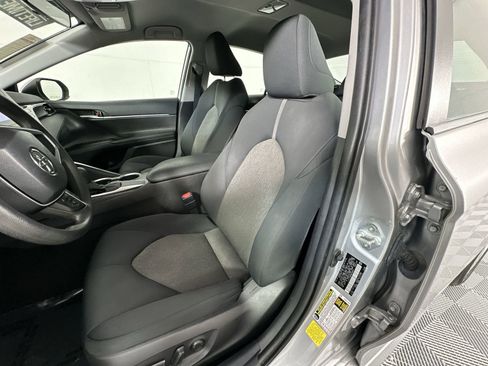 Used 2021 Toyota Camry LE image 11