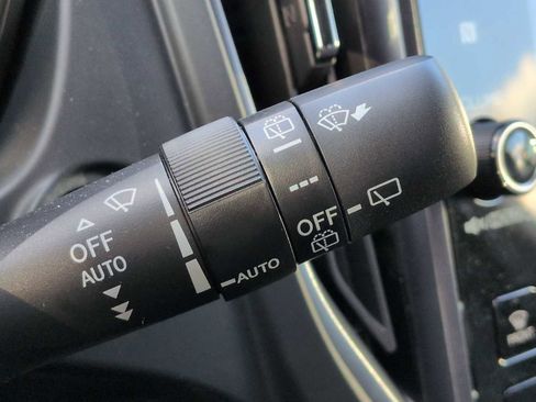 Certified 2025 Subaru Forester Limited image 27